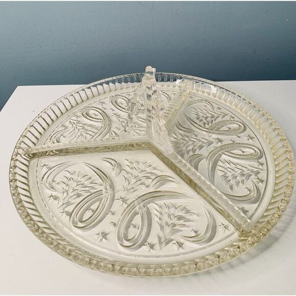 Fifth Avenue Crystal 13" Ribbon Tree 3-Sectional Tree Plate Serving Tray Platter - Picture 1 of 7